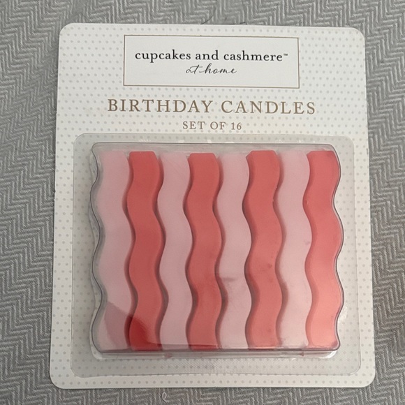 Vibrant Pink Hawaiian Party Decoration Set. Just add plates, napkins & cups - Picture 3 of 9